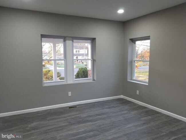 Building Photo - 2852 Nottingham Way