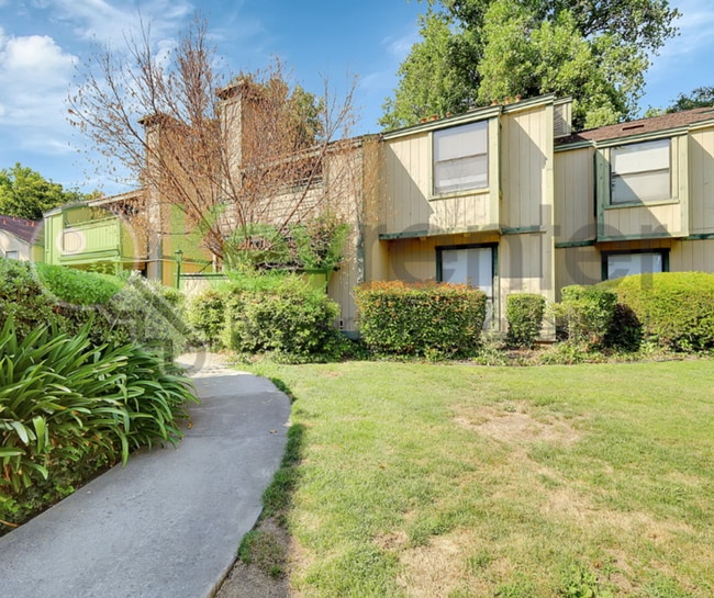 Building Photo - 600 Del Verde Cir