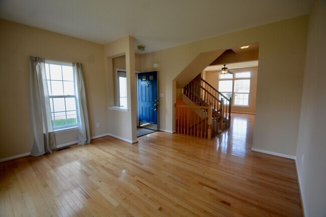 Foto del edificio - Wonderful 3 Bedroom 2.5 Bathroom Twin Home...