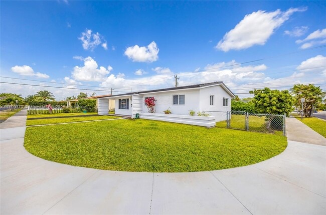 Foto del edificio - 8801 SW 17th St