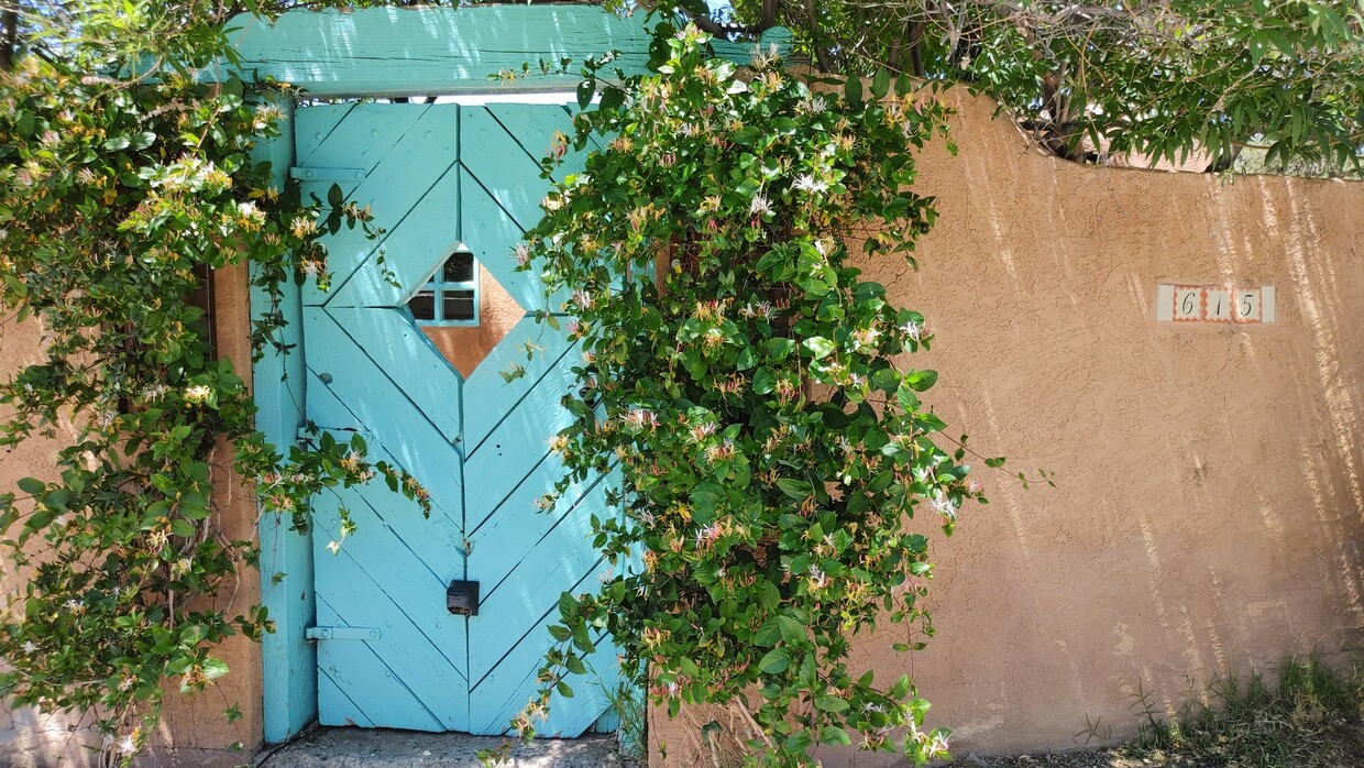 Primary Photo - 1st Month Free! Old Town Charm! 2 Bedroom ...
