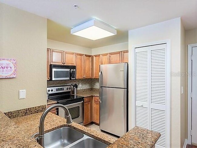Building Photo - 700 S Harbour Island Blvd