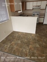 Building Photo - 320 Lenore St