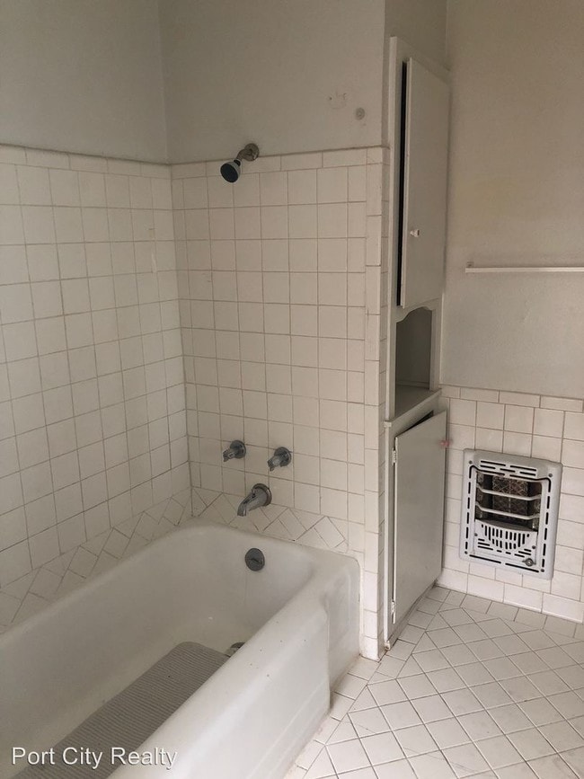 Building Photo - 1 br, 1 bath House - 9500 Mansfield Rd Apt C