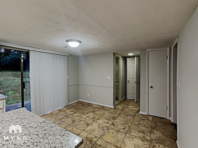 Foto del edificio - 785 Edenton Ct