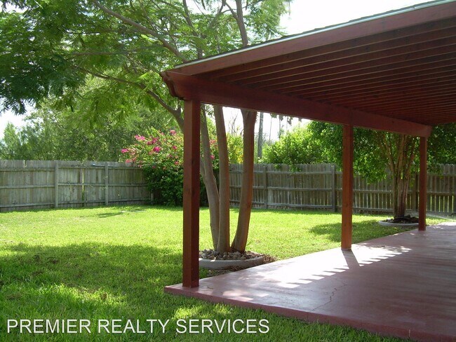 Foto del edificio - 3 br, 2 bath House - 1011 REGAL DRIVE