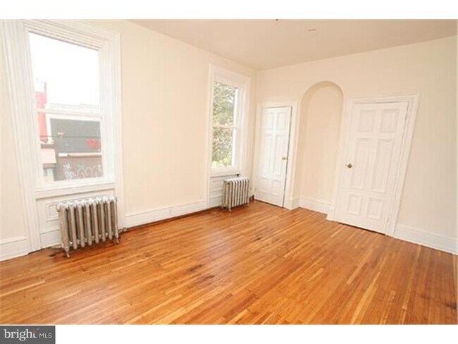 Foto del edificio - 2808 W Girard Ave