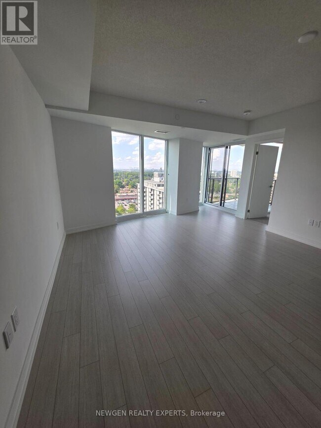Photo du bâtiment - 4010 Eglinton Ave W