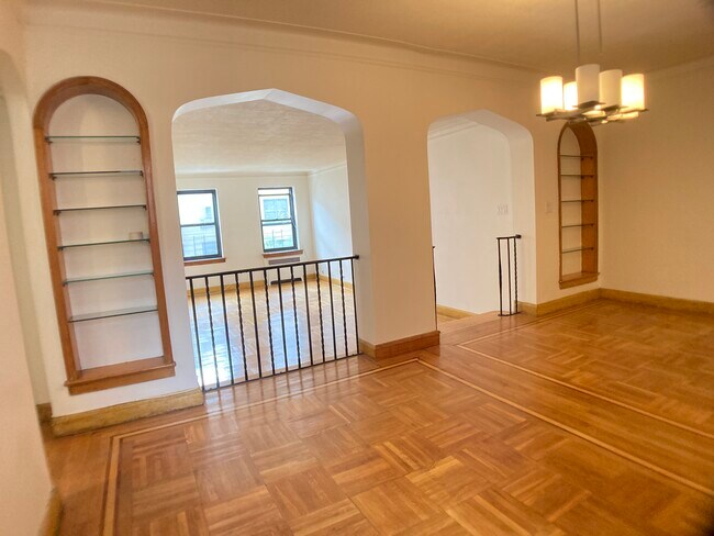 Building Photo - 105 Arden St