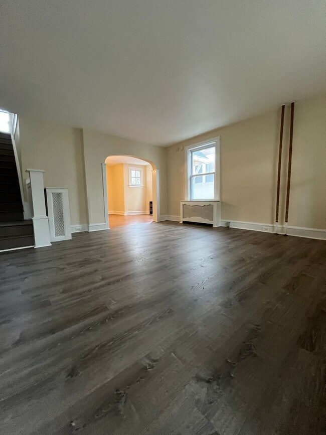 Building Photo - Spacious 3 Bedroom 1 Bath in Aldan