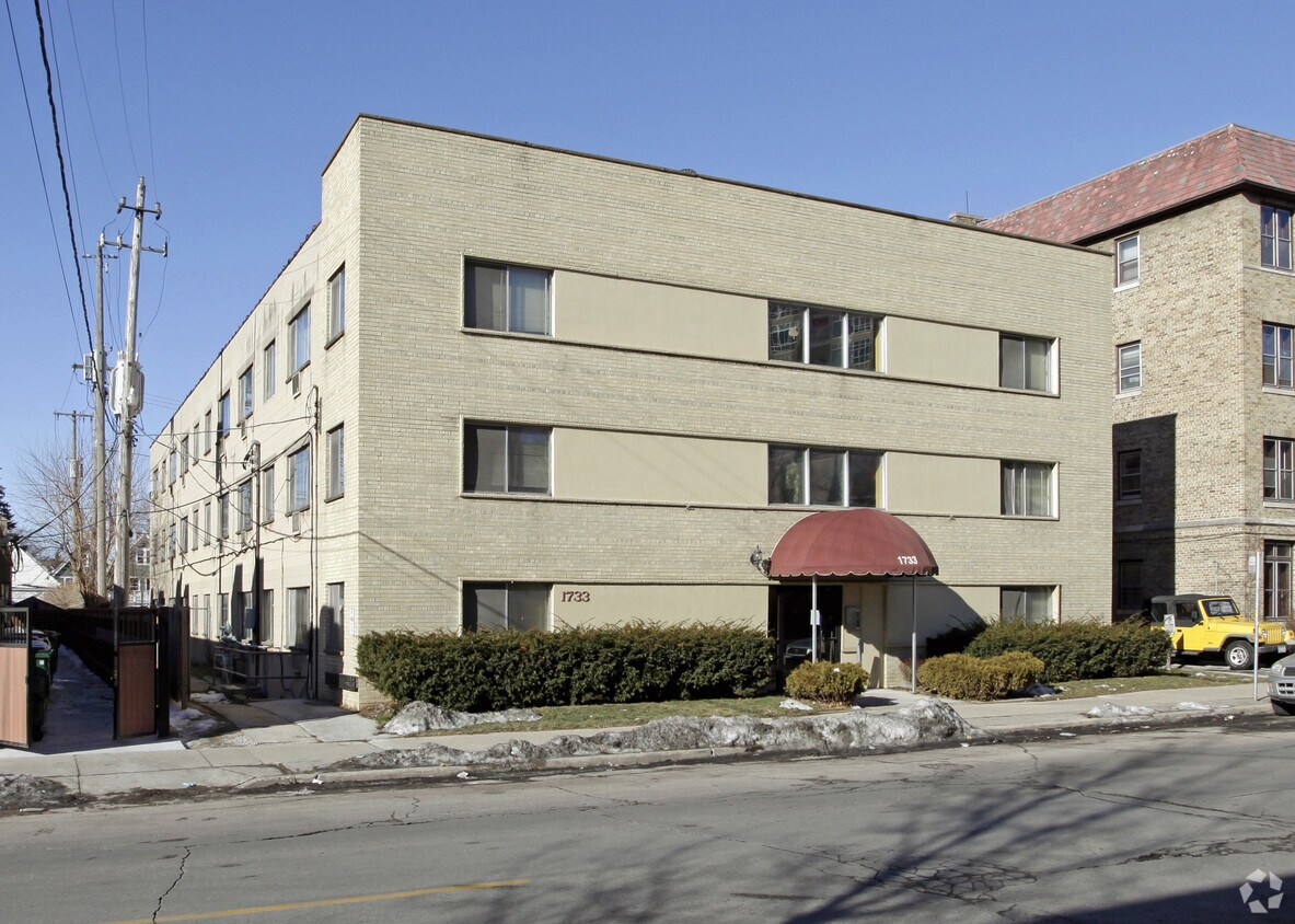 Foto principal - 1733 N Cambridge Ave
