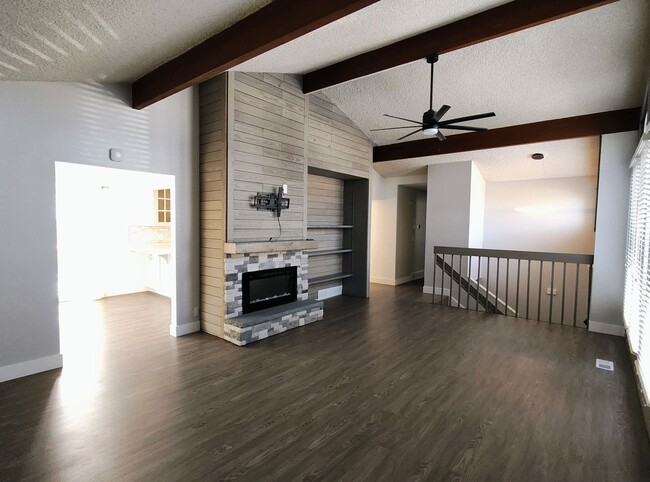 Foto del edificio - Beautifully Remodeled 4 Bd Home in Sandy