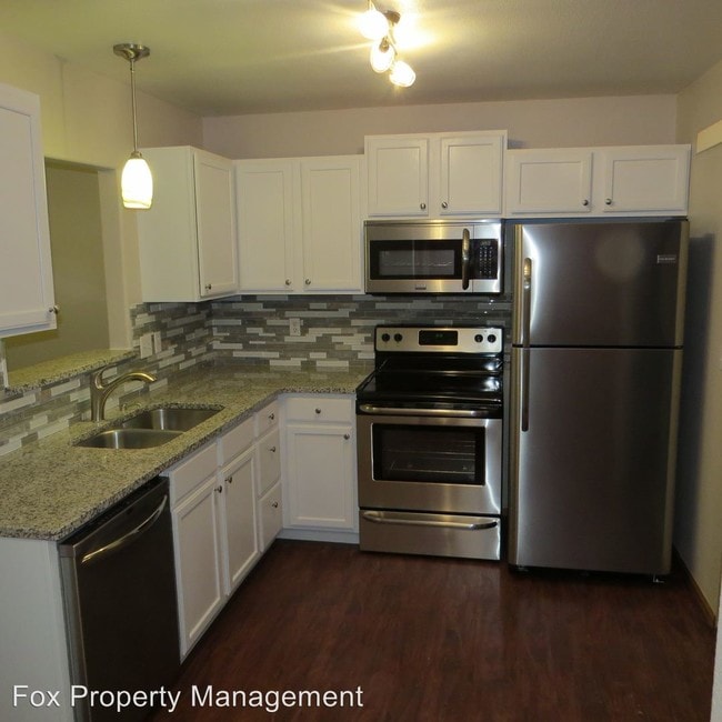 Building Photo - 940 W 133rd Cir
