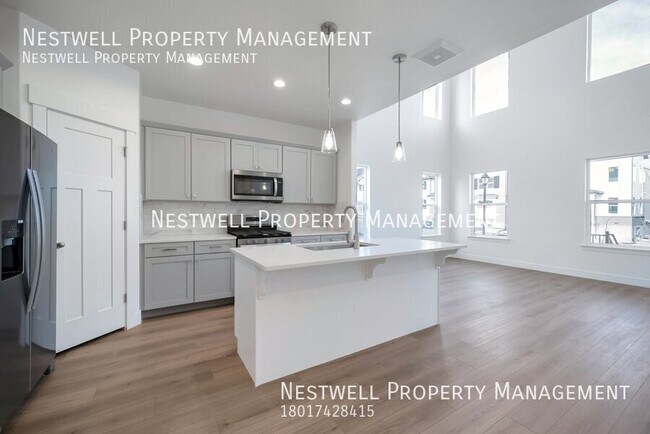 Foto del edificio - $250 OFF 1ST MONTHS RENT! Brand New Townho...