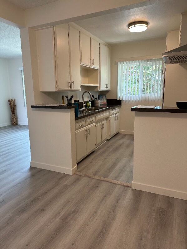 Building Photo - 879 Center St