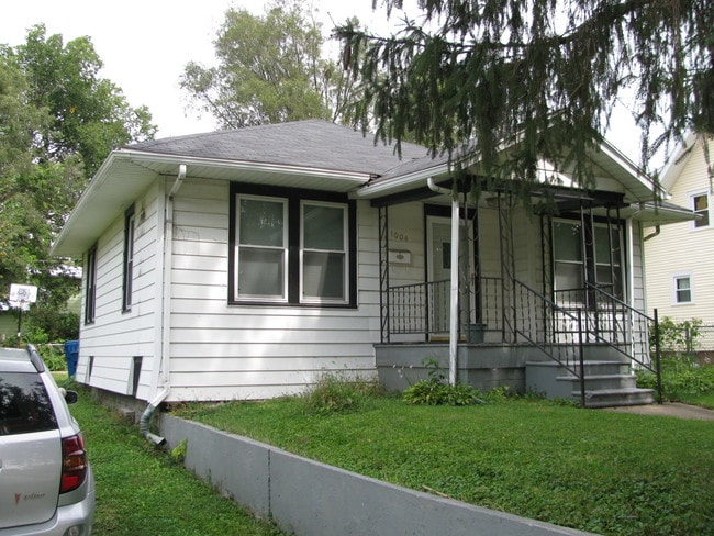 Photo - 1004 W Hill St (Urbana, IL) House