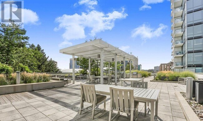 Photo du bâtiment - 55 Ann O'Reilly Rd