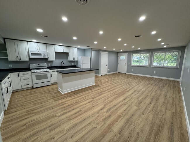 Foto del edificio - 62 Golden Rod Ln