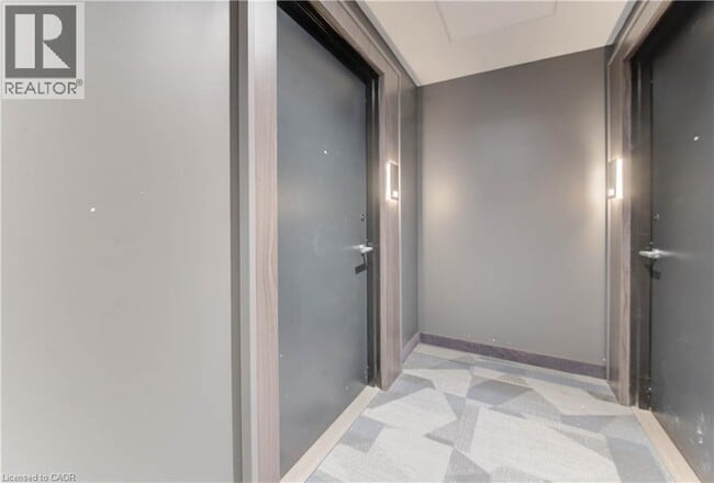 Photo du bâtiment - 15 Wellington St S