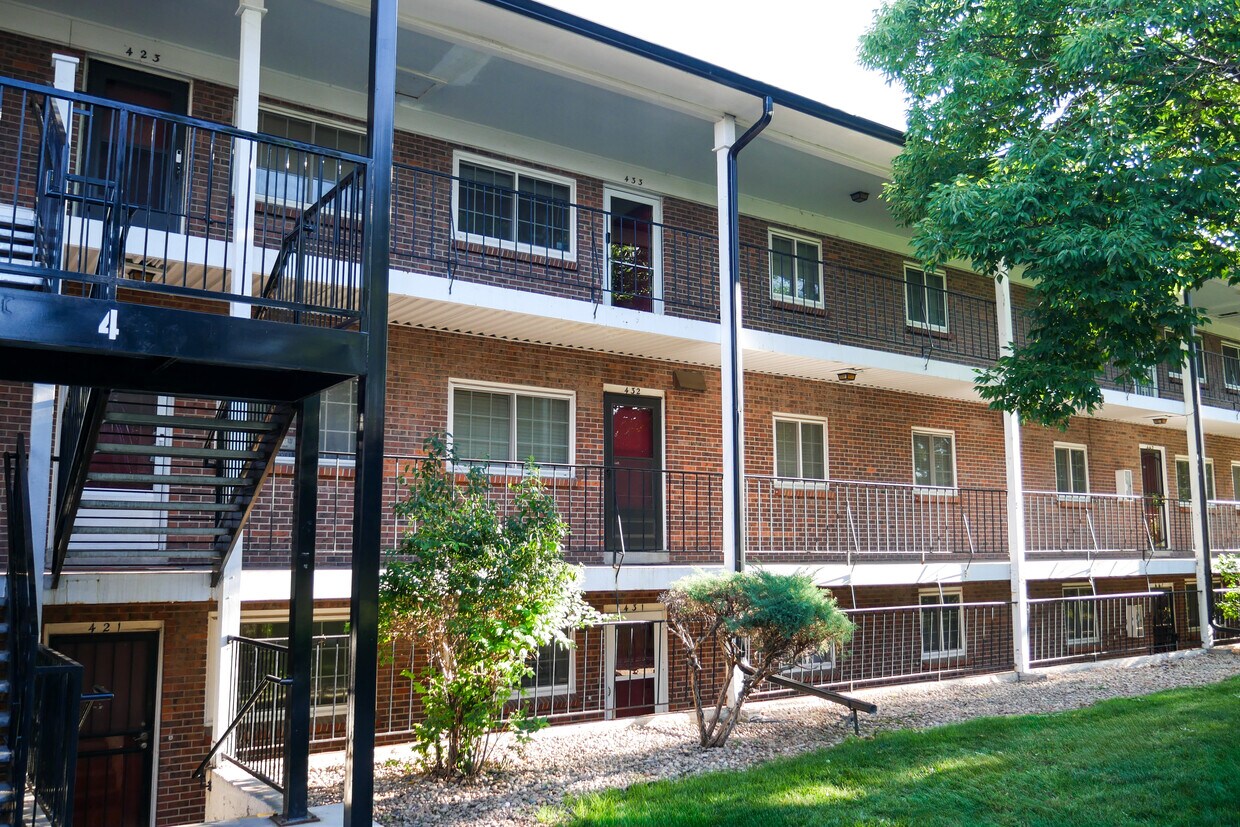 Building - 6800 E Tennessee Ave