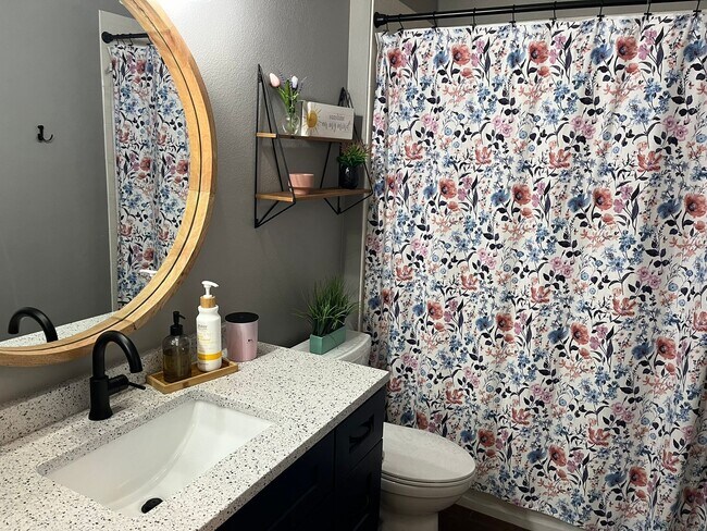 Building Photo - 5 Bedroom 3 Bath Lake Nona Santuary Availa...
