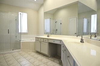 Building Photo - 218 Heathbrook Ln