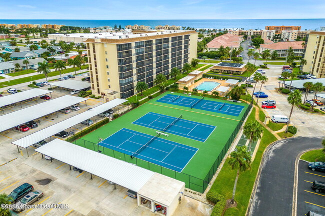 Foto del edificio - 500 Palm Springs Blvd