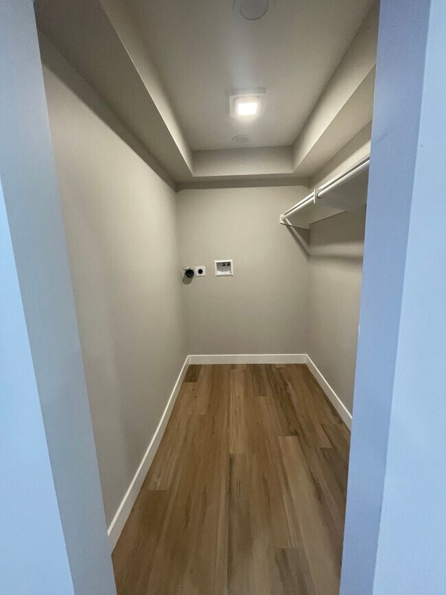 Foto del edificio - 3363 A St