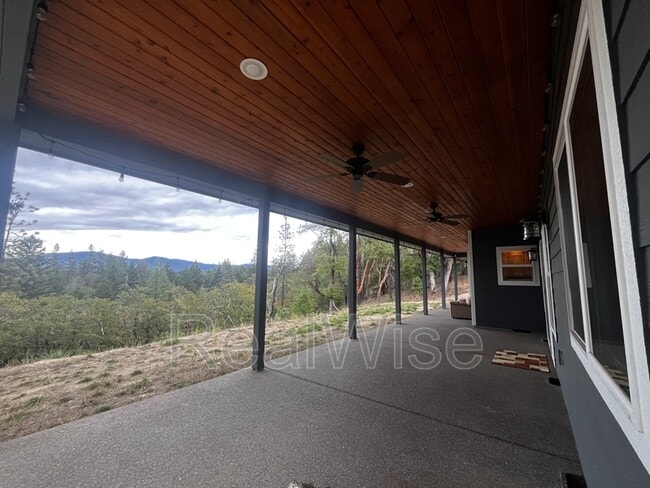 Foto del edificio - 235 Needlewood Dr