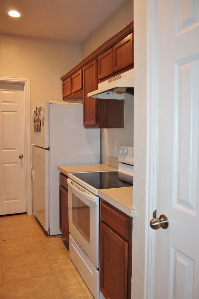 Foto del edificio - Well Maintained 4/2/2 Home Nestled on Corn...