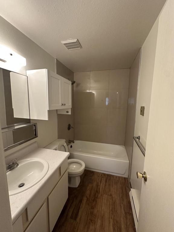 Building Photo - 1804 Lily Pl