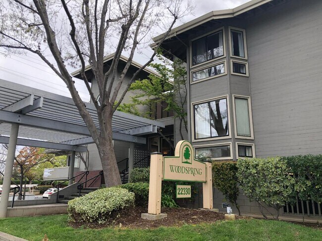 Foto del edificio - 22330 Homestead Rd