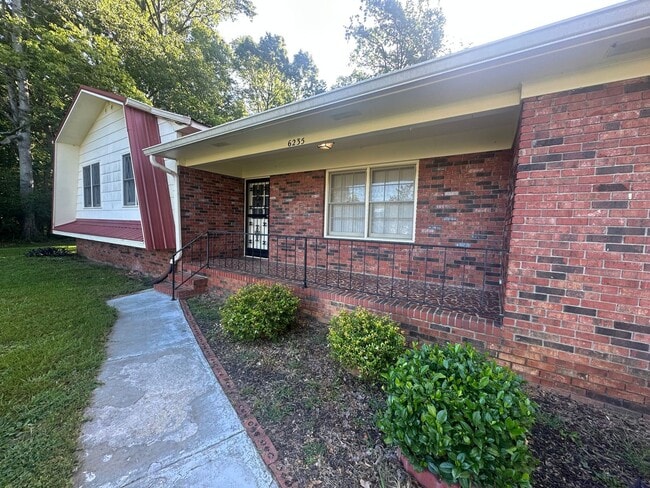 Building Photo - 6235 Cane Creek Cir
