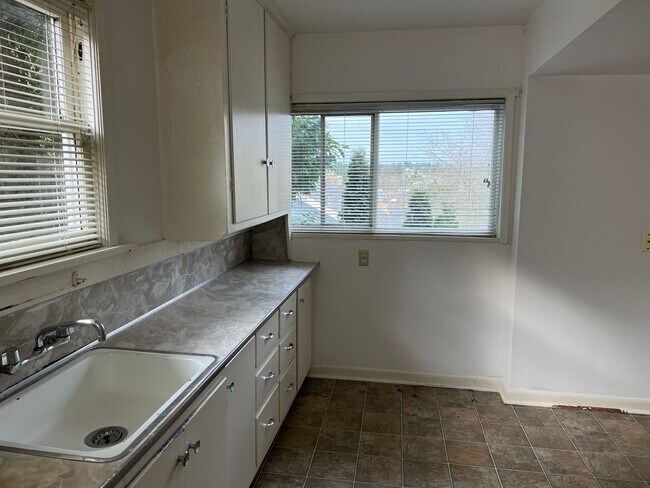 Building Photo - 6207