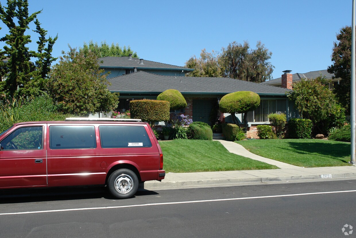 Primary Photo - 746 Harvard Ave