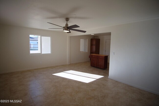 Foto del edificio - 3247 E Towner St