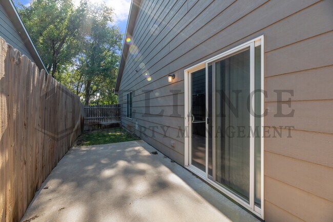 Foto del edificio - 5533 S Victoria St