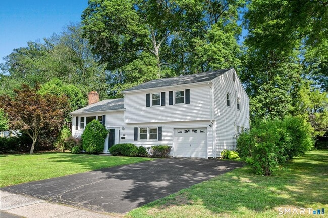 Photo - 36 Fuller Dr (West Hartford, CT) House