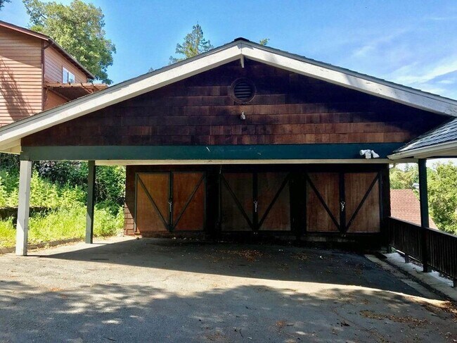 Foto del edificio - 3542 Oak Knoll Dr