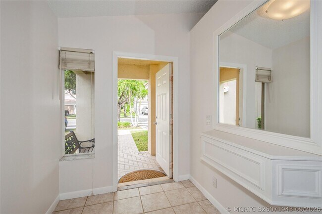 Building Photo - 4367 Dogwood Cir