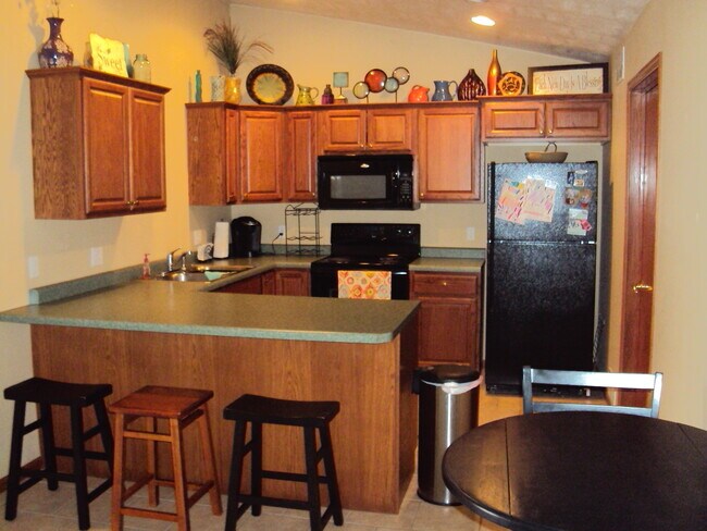 Kitchen - 1004 N Main Ave