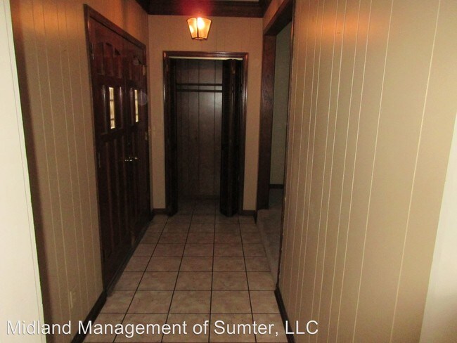 Building Photo - 930 Trailmore Cir