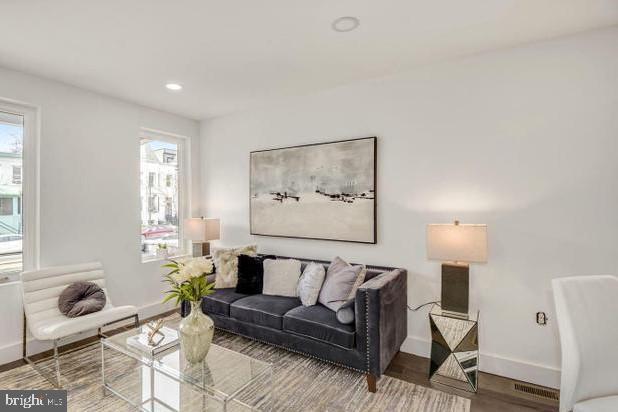 Foto del edificio - 2717 Sherman Ave NW