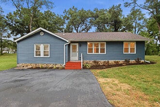 Building Photo - W1136 Celandine Rd