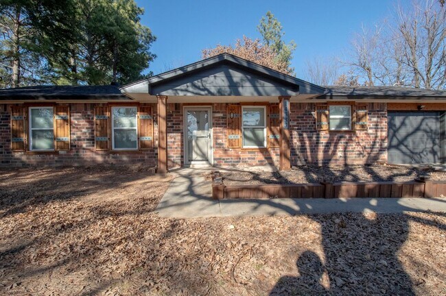 Foto del edificio - Stunning home in Choctaw with 3 bedrooms a...
