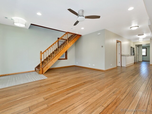Building Photo - 2063 N Oakley Ave