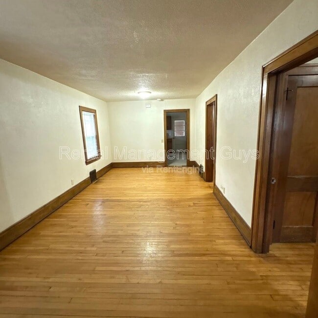 Foto del edificio - 3955 N Girard Ave