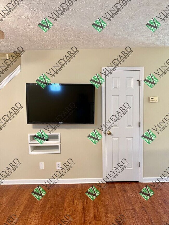 Foto del edificio - 419 Royal Oak Dr