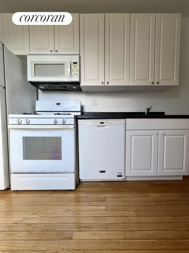 Foto del edificio - 77 Lefferts Pl