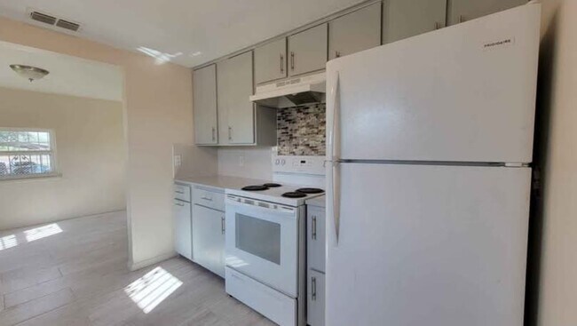 Building Photo - 41786 W Expressway 83